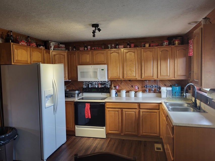 Photo #8: 160 Jennings Lane
