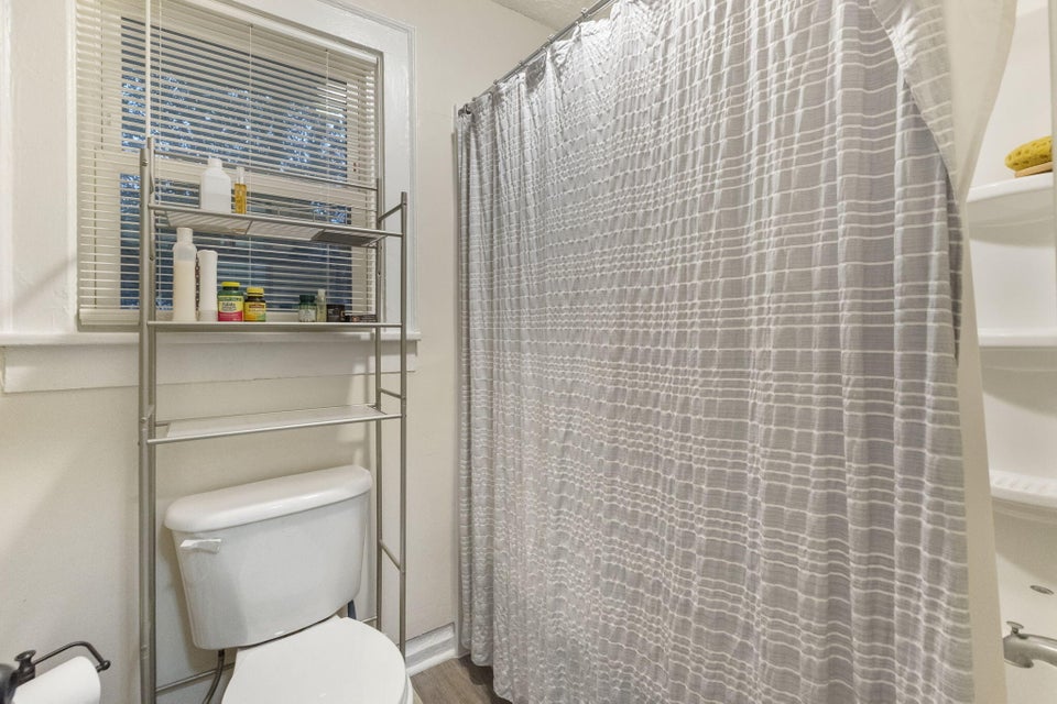 Photo #12: 409 Roan Street