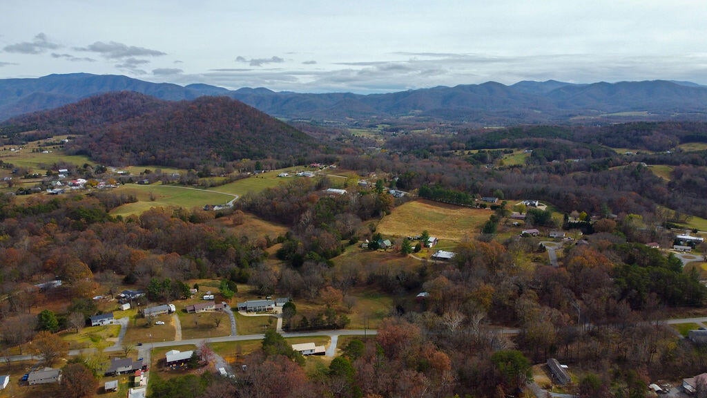 Photo #31: 570 Cedar Creek Road