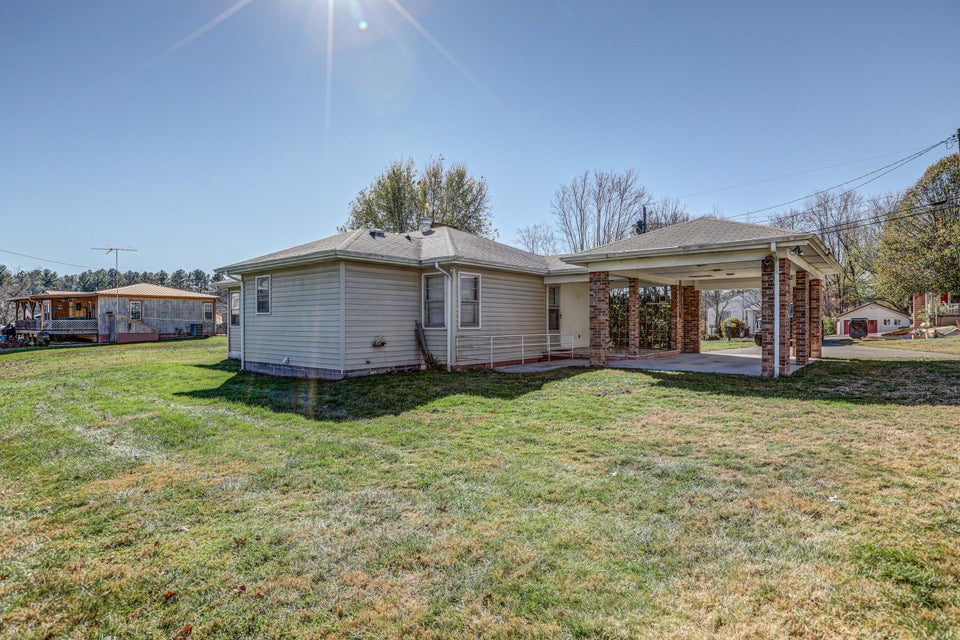 Photo #4: 212 Atlanta Avenue