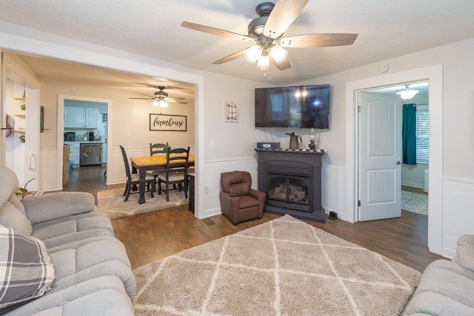 Photo #5: 225 Dover Avenue