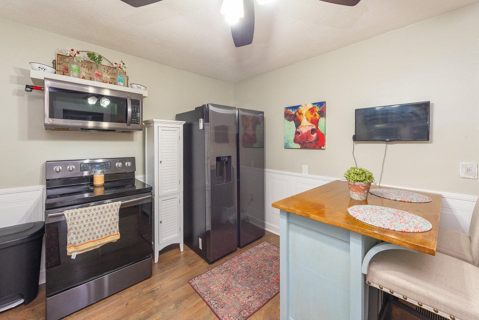 Photo #18: 225 Dover Avenue
