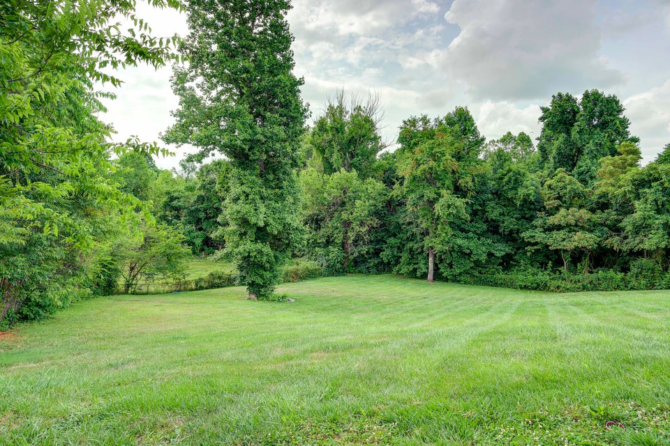 Photo #23: 33 Mockingbird Court