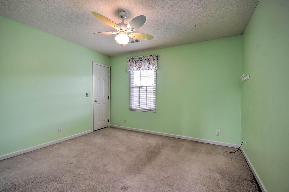 Photo #37: 121 Quail Heights Court
