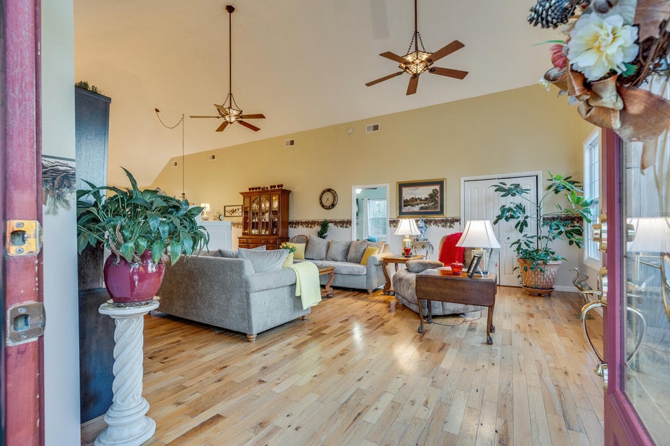 Photo #8: 152 Madelyn Street
