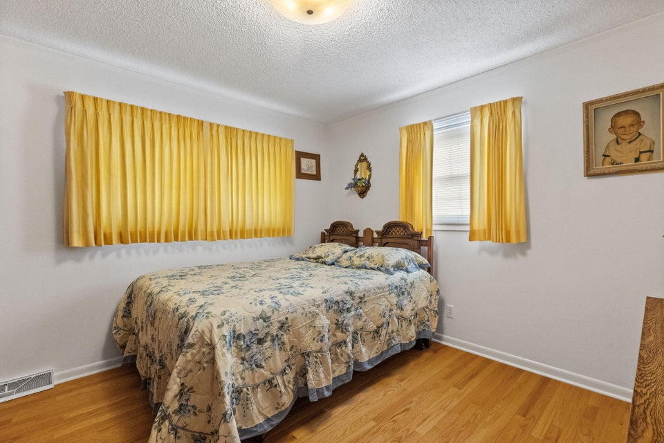 Photo #9: 123 Greenfield Street