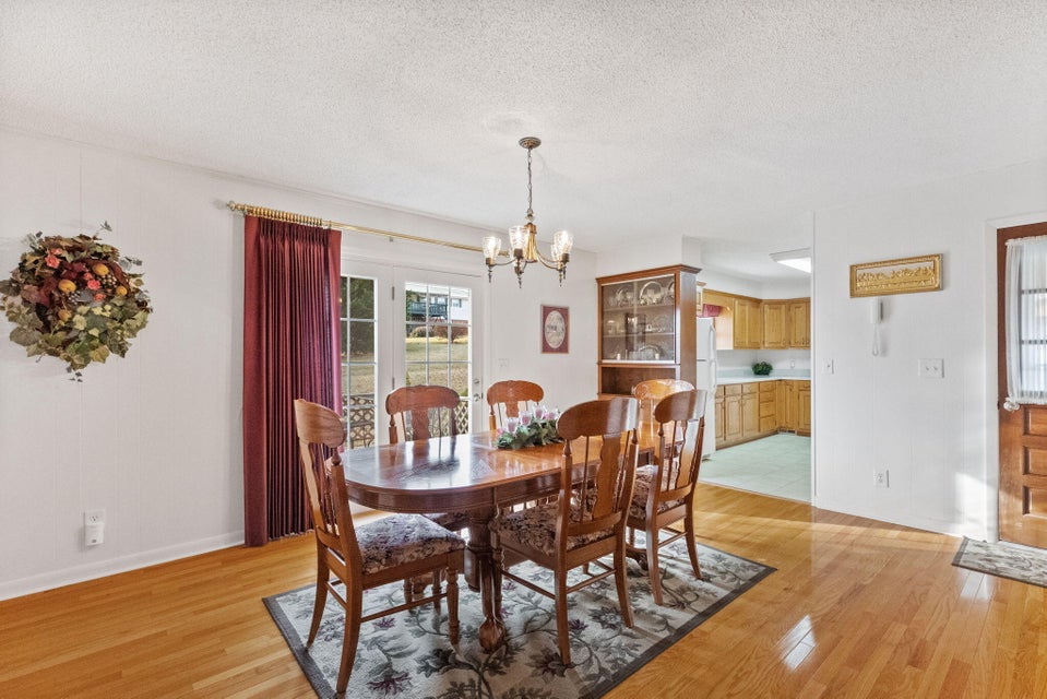 Photo #14: 123 Greenfield Street