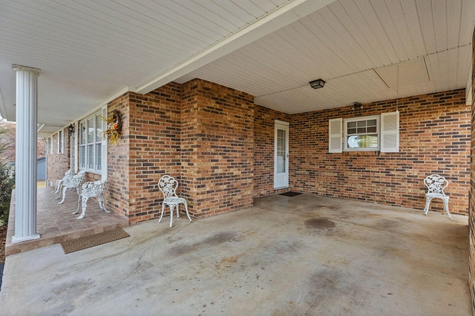 Photo #25: 123 Greenfield Street
