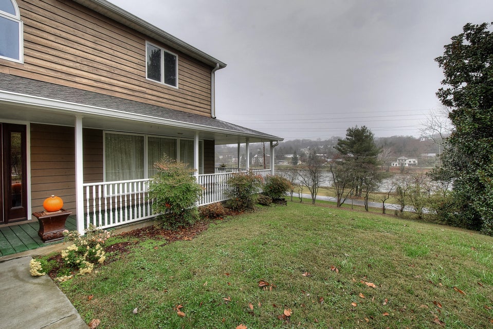 Photo #5: 304 Ridgefields Road