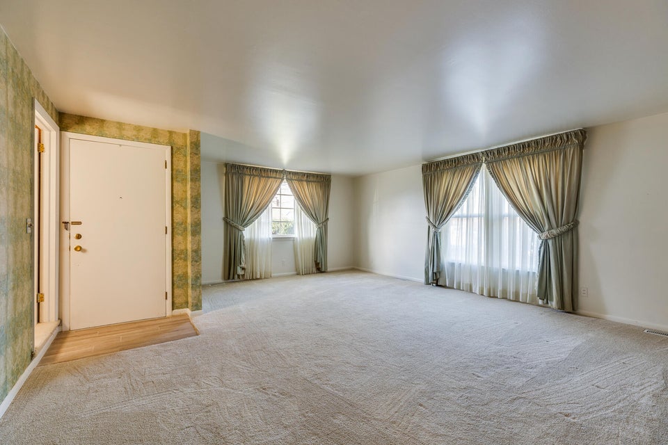 Photo #6: 118 Elm Avenue
