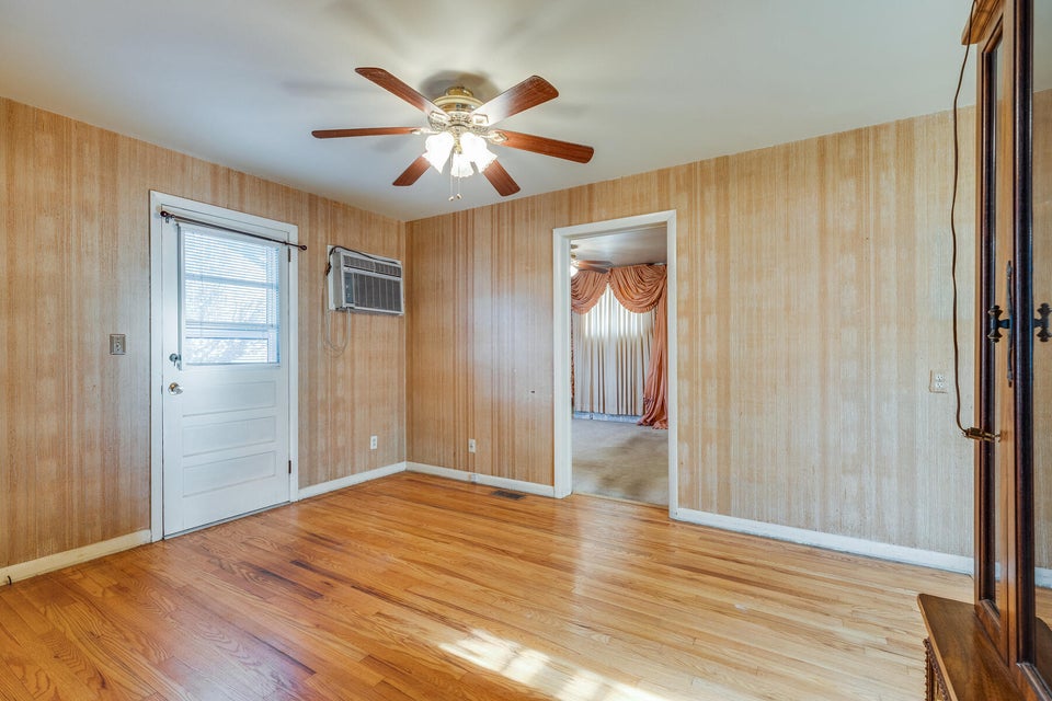 Photo #14: 118 Elm Avenue