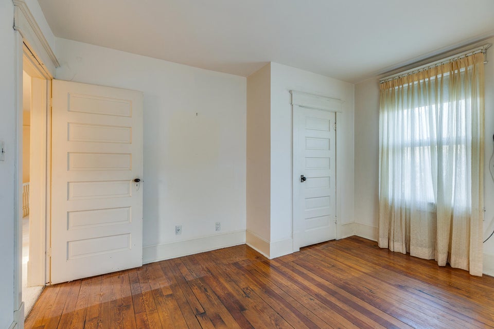Photo #30: 118 Elm Avenue