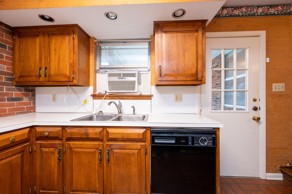 Photo #19: 241 Dehaven Place