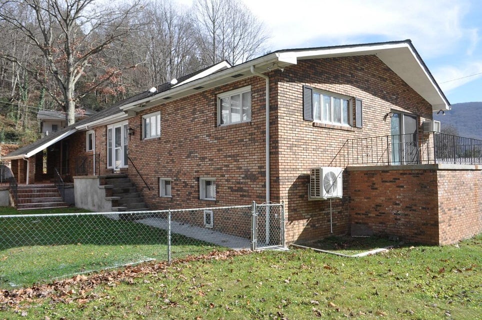 Photo #3: 503 Craig Street
