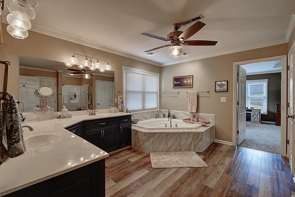 Photo #34: 1104 Wiembley Drive
