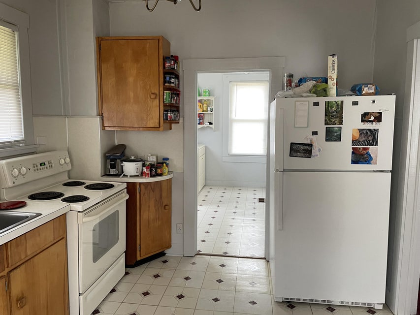 Photo #3: 1370 Farragut Avenue