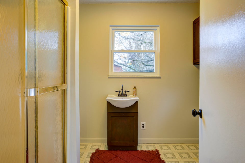 Photo #12: 1705 Jackson Terrace