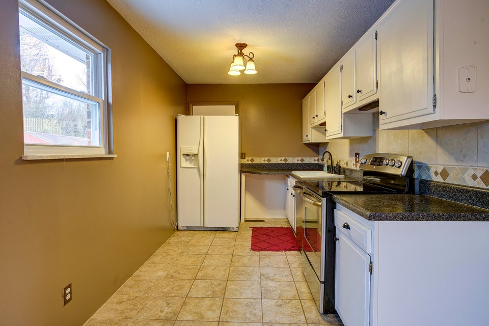 Photo #8: 1705 Jackson Terrace