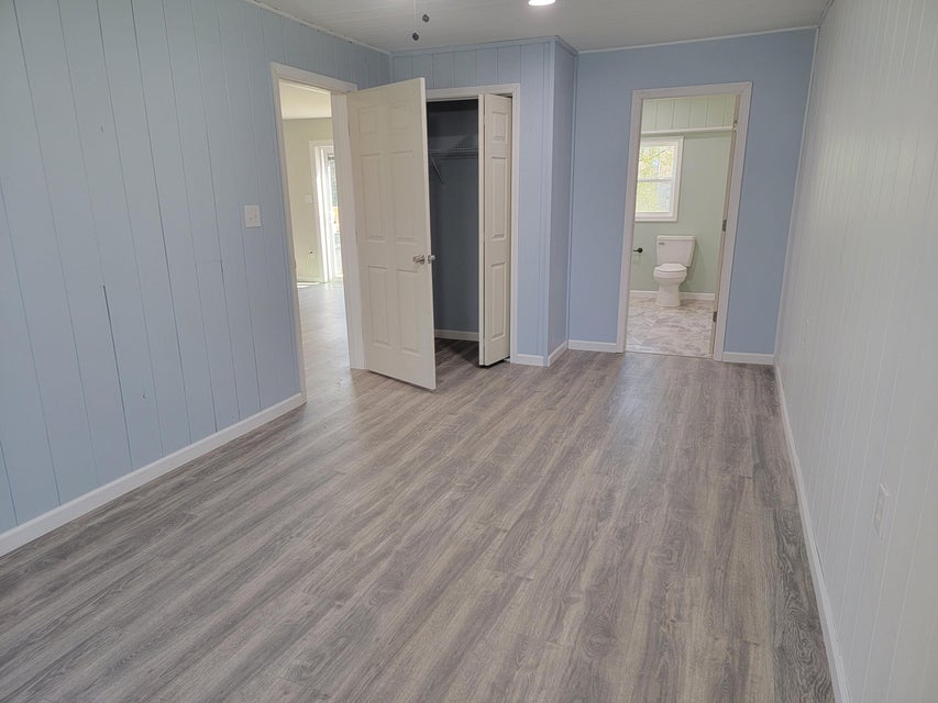 Photo #28: 218 Rhea Avenue