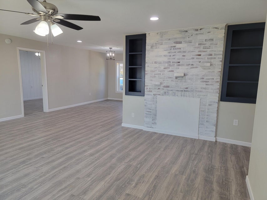 Photo #17: 218 Rhea Avenue