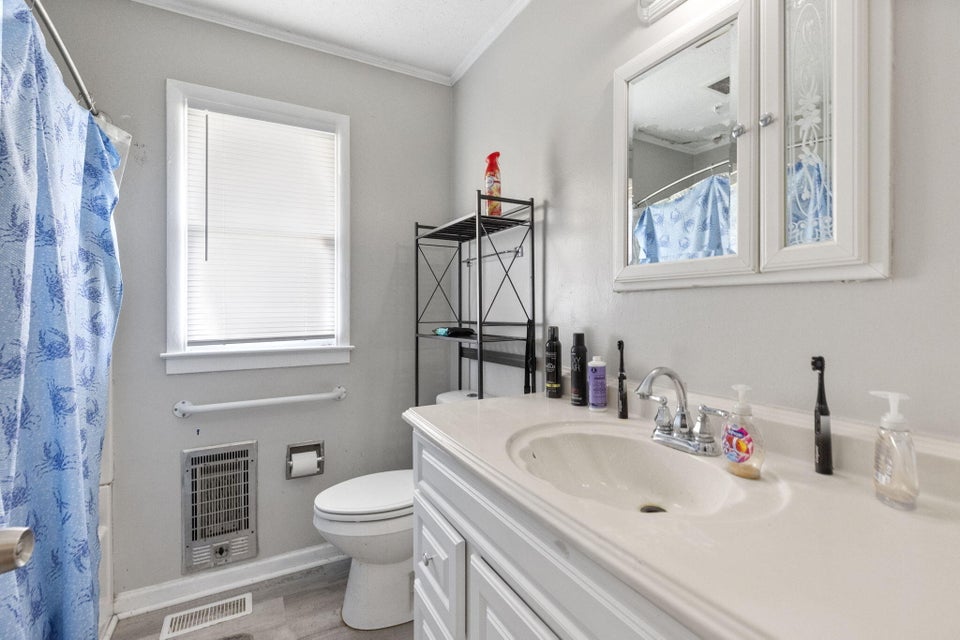 Photo #7: 2916 Chatham Drive