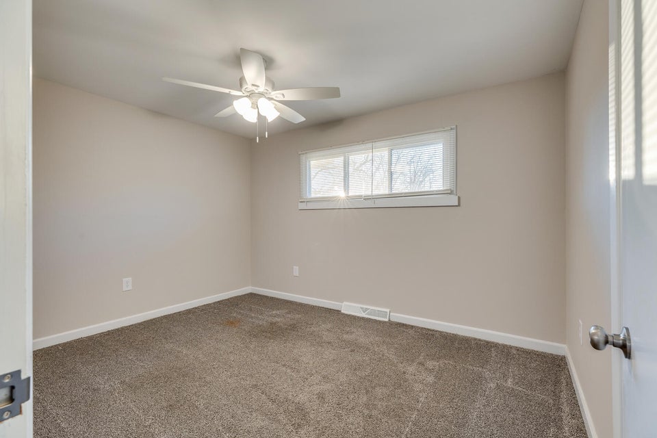 Photo #29: 517 Robindale Lane