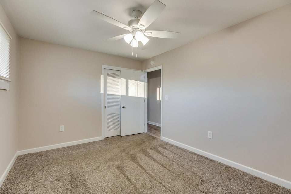 Photo #31: 517 Robindale Lane