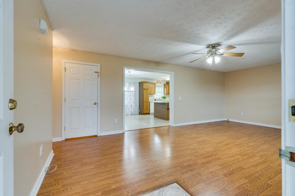 Photo #8: 312 Deep Hollow Drive
