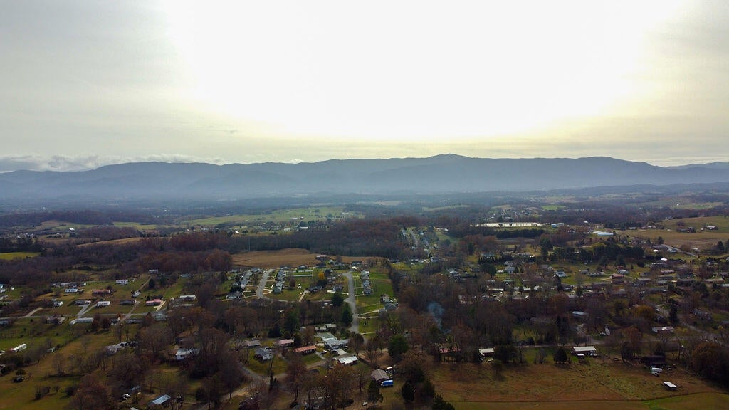 Photo #12: 415 Fairfield Drive