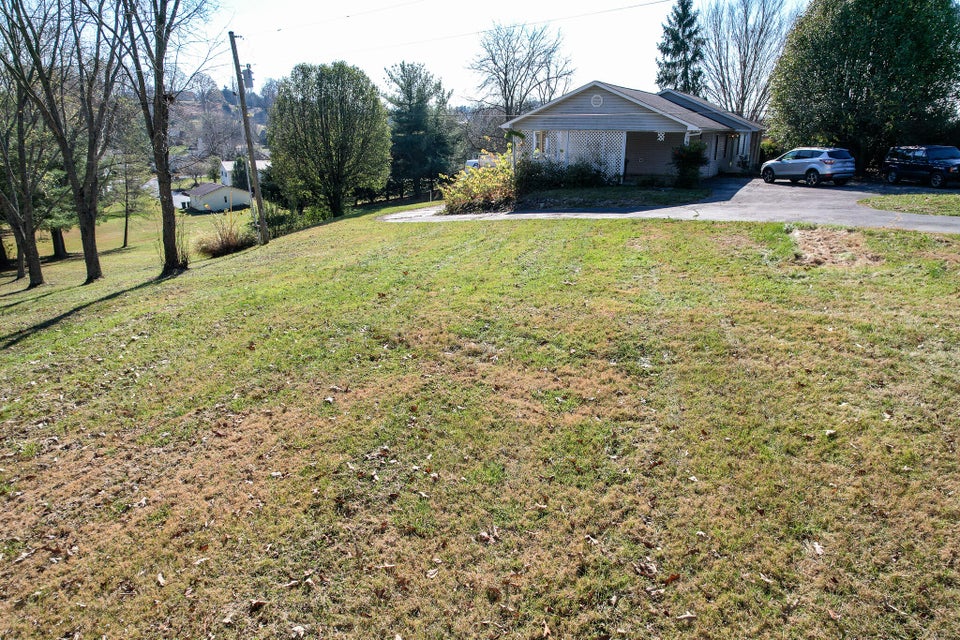 Photo #6: 208 Mikes Avenue