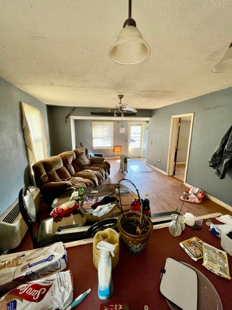 Photo #4: 1618 Park Street