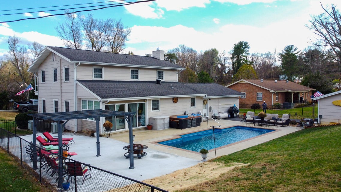 Photo #5: 105 Fairway Lane