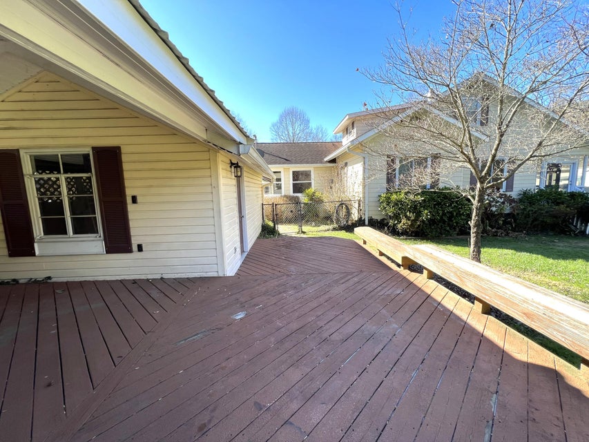 Photo #15: 215 2nd Street