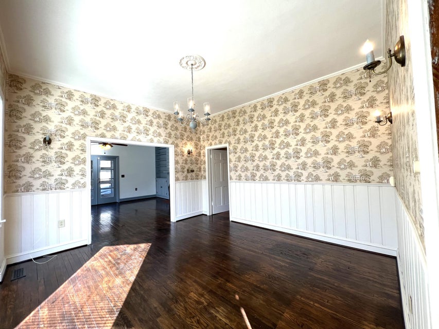 Photo #37: 215 2nd Street