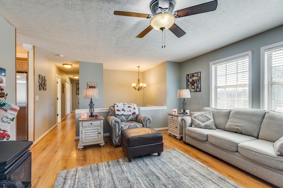 Photo #8: 222 Beechnut Hill