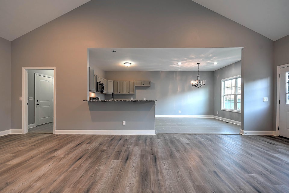 Photo #6: 402 Manchester Place