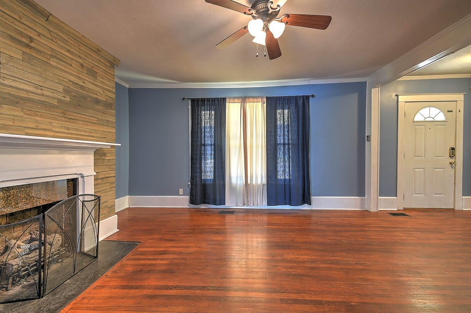 Photo #7: 941 Windsor Avenue