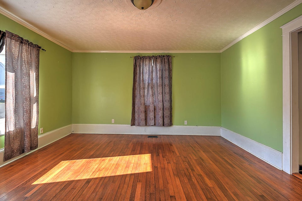 Photo #20: 941 Windsor Avenue