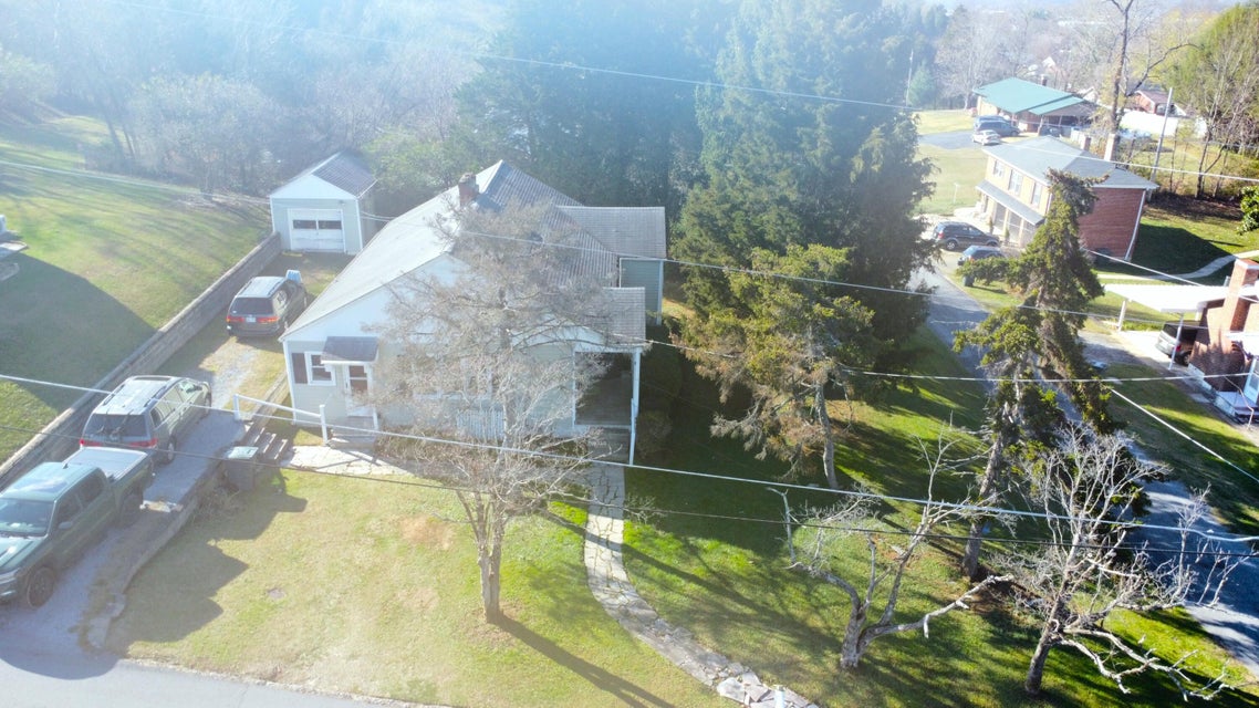 Photo #3: 607 Range Street