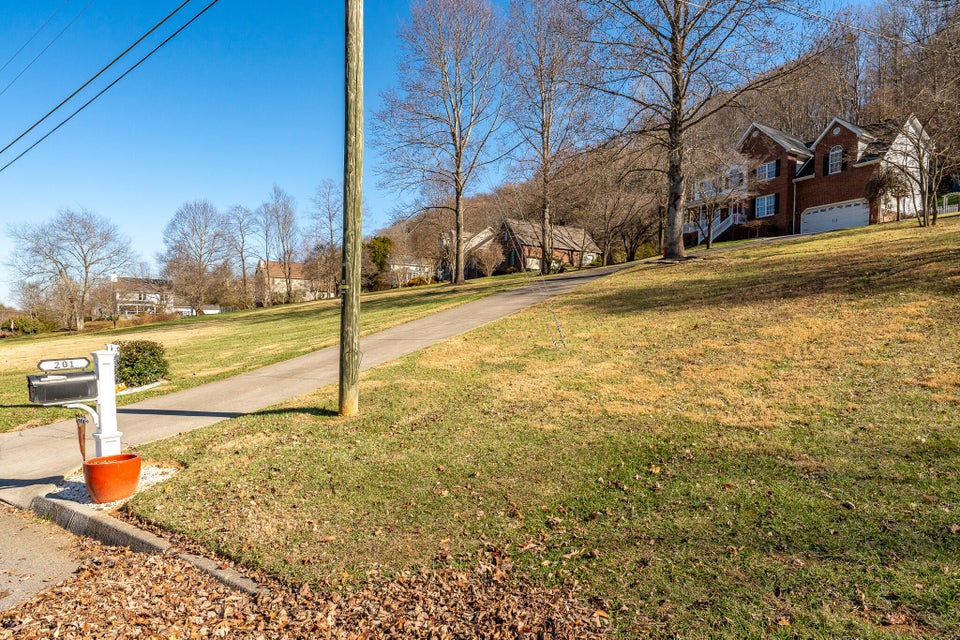 Photo #4: 201 Regency Drive