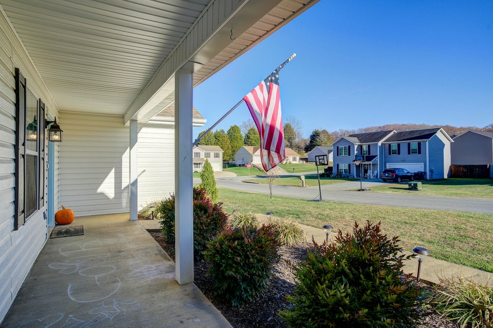 Photo #3: 106 Yellow Sorrell Drive