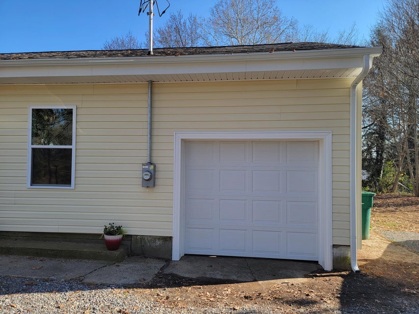 Photo #6: 218 Rhea Avenue