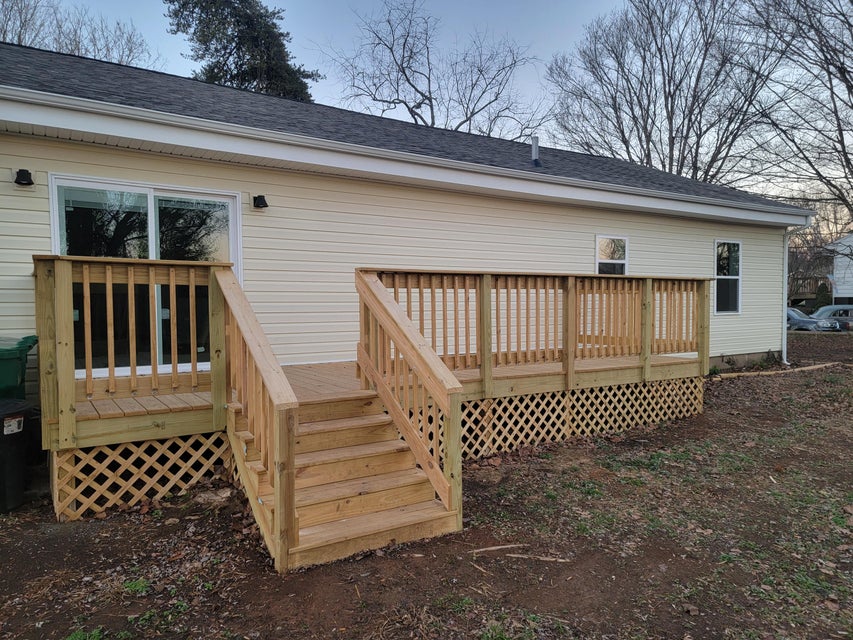 Photo #12: 218 Rhea Avenue