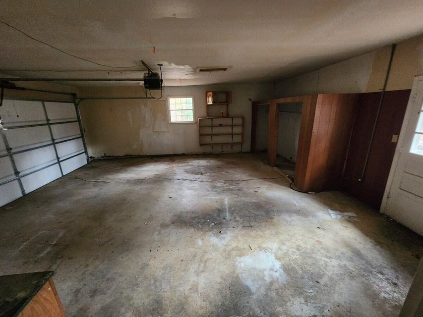 Photo #21: 1404 Brentwood Drive