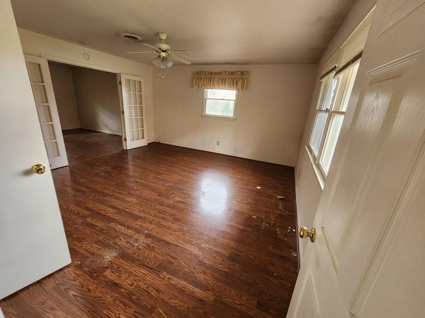 Photo #11: 1404 Brentwood Drive