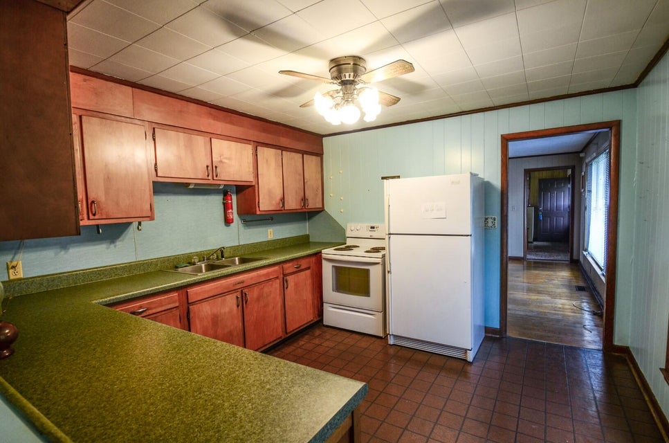 Photo #9: 333 Carver St Street