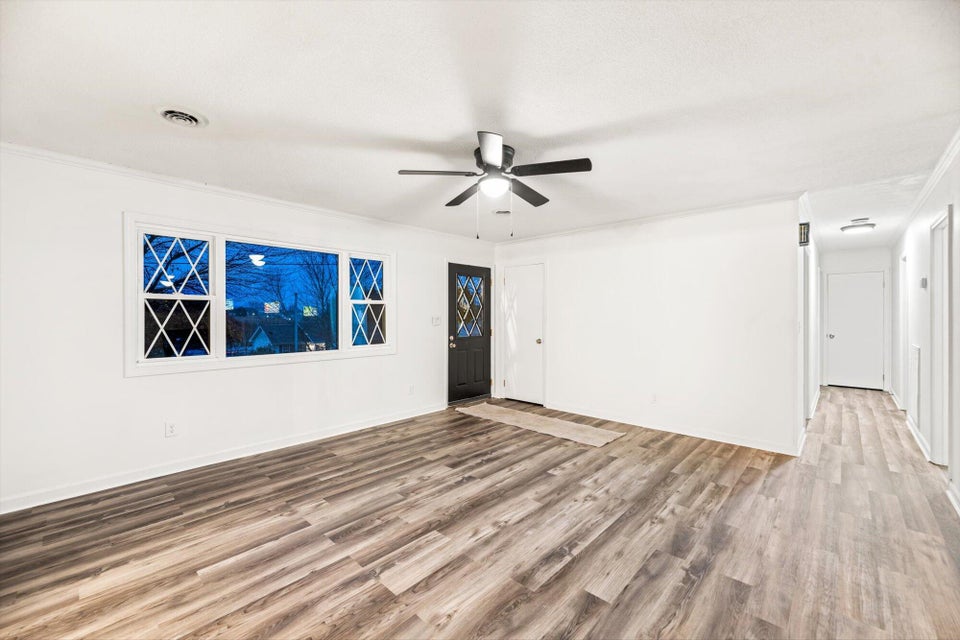Photo #3: 220 Ironwood Drive