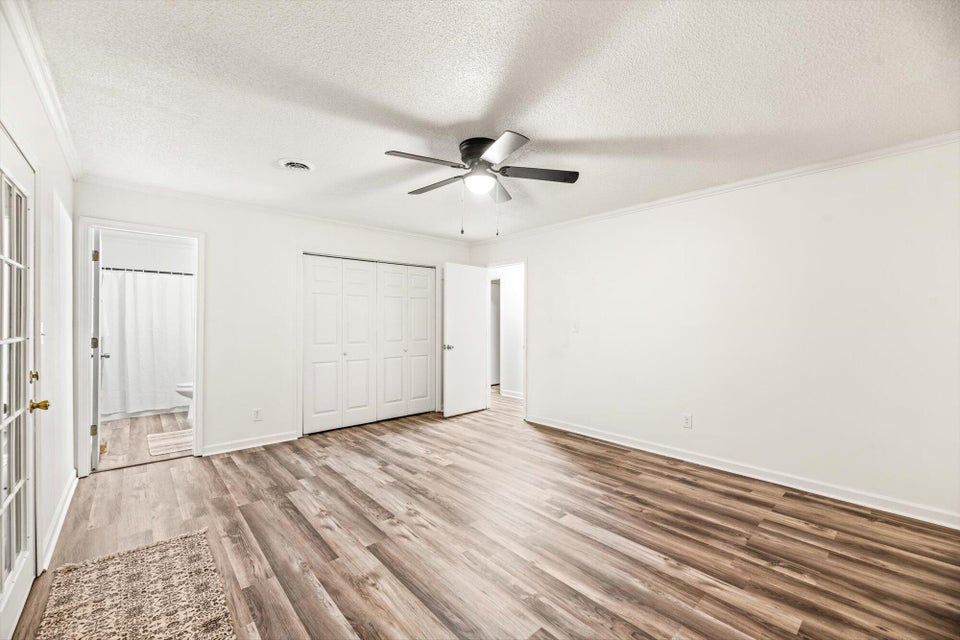 Photo #11: 220 Ironwood Drive