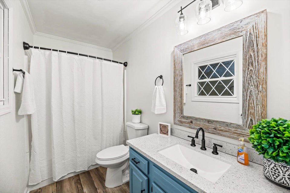 Photo #12: 220 Ironwood Drive