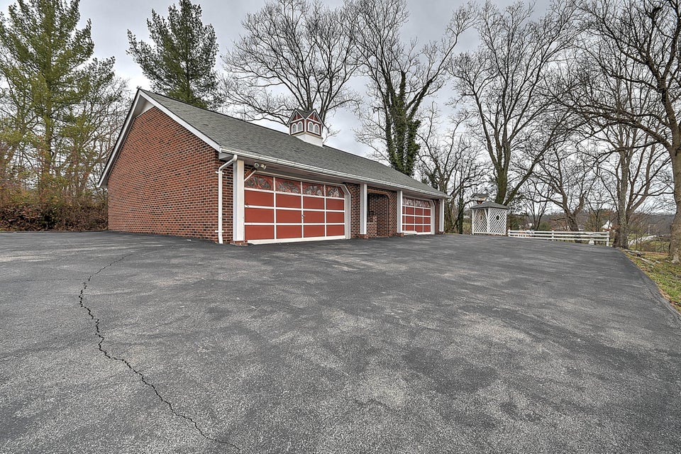 Photo #7: 298 Oak Glen Circle